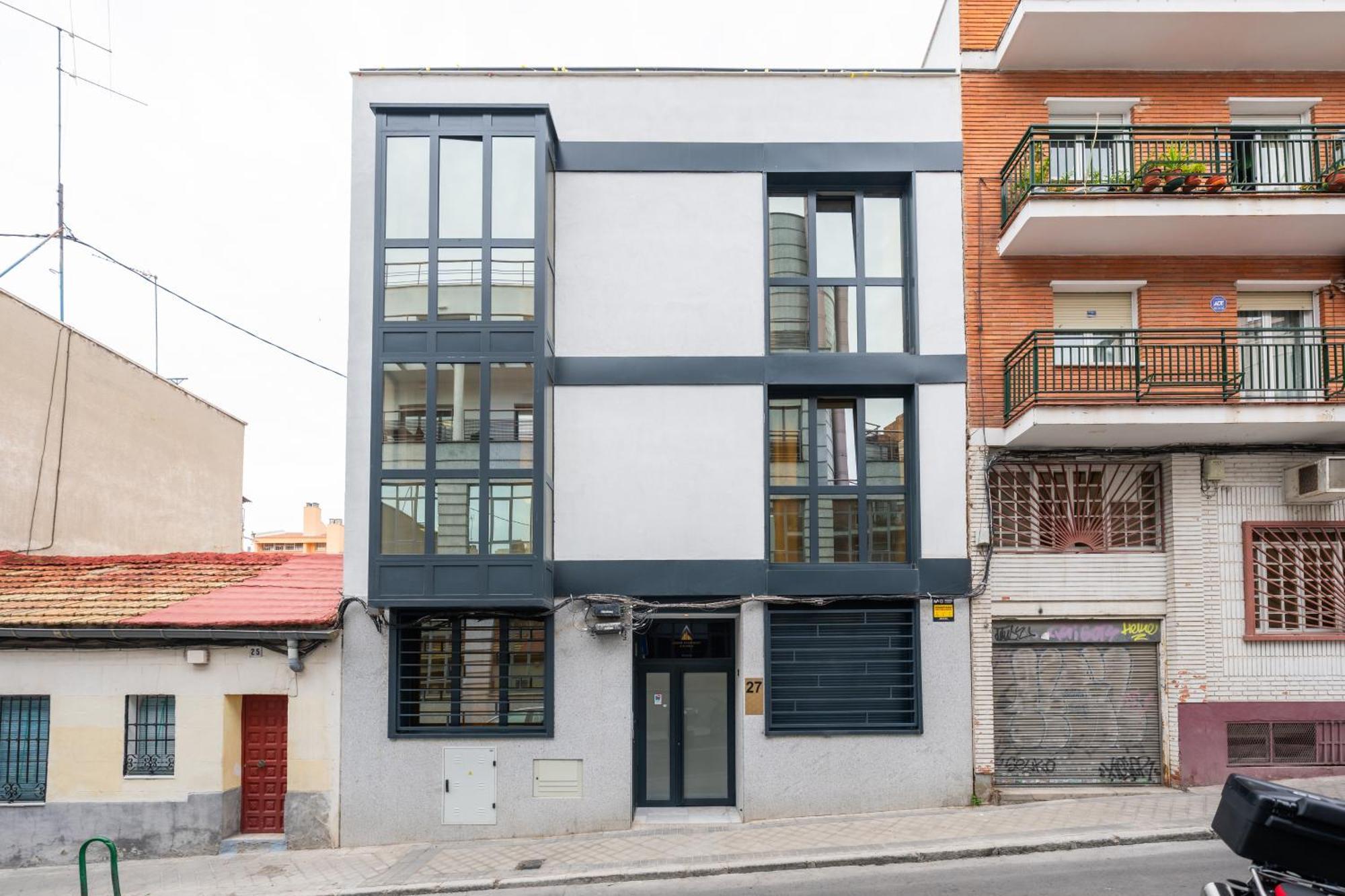Lemon Apartment & Hotels Bernabeu Madrid Exterior photo
